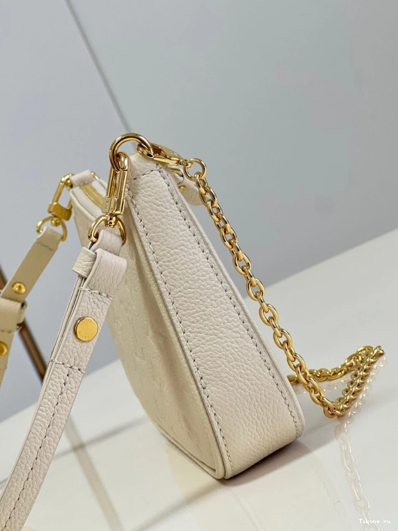 Affordable VUITTON ON LOUIS STRAP POUCH EASY 0820